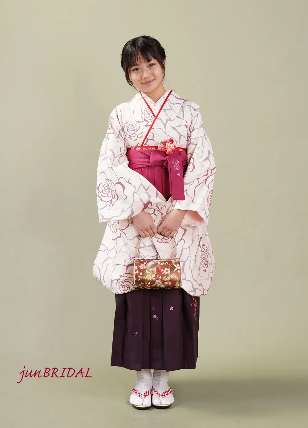 卒業式袴レンタルはジュンブライダルで決まり
